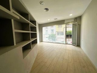 Alquiler Local Comercial en Loja. Gran oportunidad! local en venta y alquiler en pleno corazón de