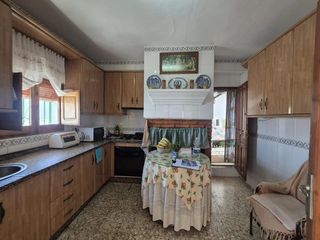 Maison à Loja. Casa en venta en iznájar, perfecta para vivir con comodidad