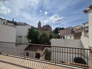 Etagenwohnung in Loja. Venta de piso amplio y soleado en loja
