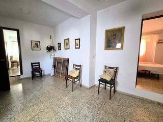 Maison à Loja. Gran casa con garaje, patio y terraza en loja  amplitud, versati