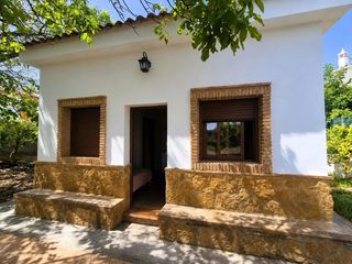 Maison à Loja. Casa con terreno urbanizable en loja