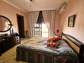 Haus  Azucenas. Casa en venta en loja