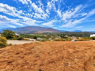 Terreno residencial en Loja. Estupendo solar en la venta santa bárbara