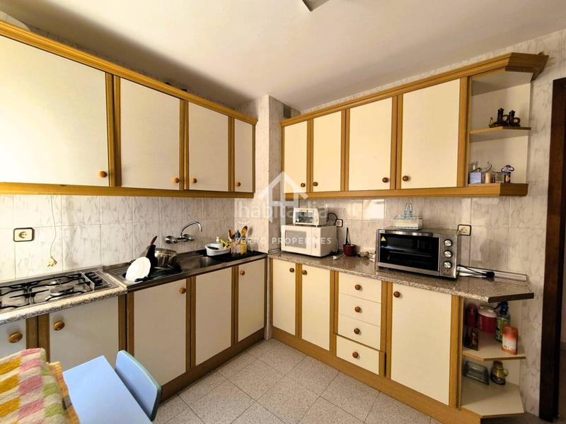 Foto 235e7e5b-0a27-42b0-8afd-325bb43955b2. Piso  en venta en Loja
