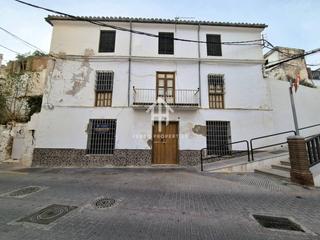 Maison à Posadilla 15. Casa con gran potencial  cochera en venta en el centro histórico