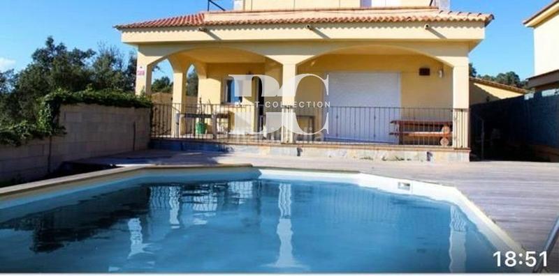 Foto 402efd6f-f5b7-4c9c-9f61-4cc7401dcccf. Casa amb aparcament piscina a Lloret Verd - Els Pinars Lloret de Mar