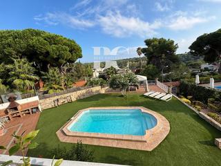 Casa  Frontanya. Villa en lloret de mar cerca de todos los servicios