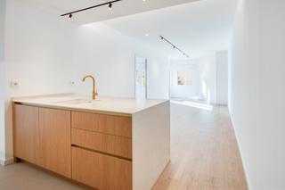 Appartement  Avinguda de madrid. Piso recién reformado en el centro de les corts