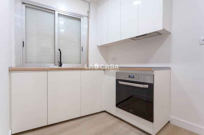Foto 1007dcf0-f137-41a7-a009-66fa000f93d2. Ground floor in Vista Alegre Castelldefels