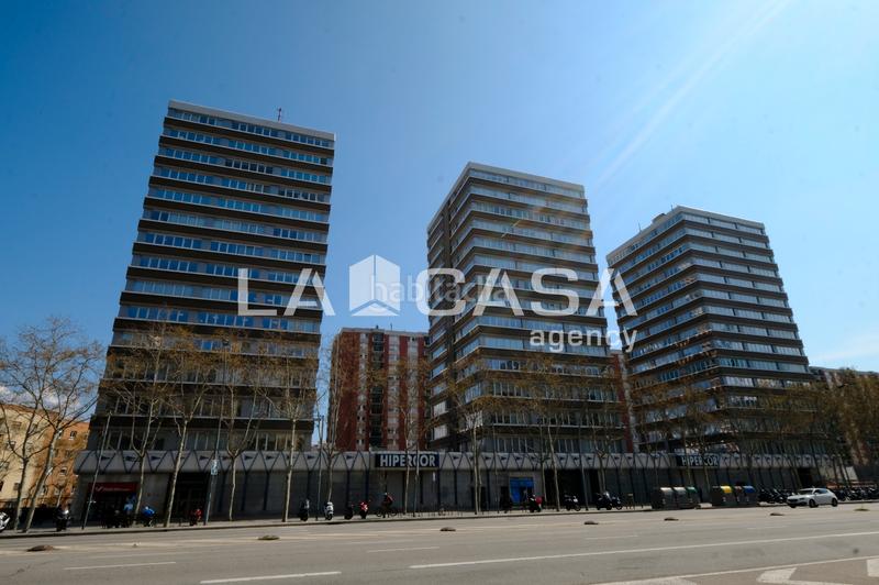 Foto a25f315c-9ee3-4890-be6b-d376b855e387. Piso en Vilapicina - Torre Llobeta Barcelona