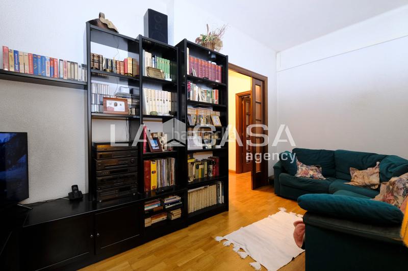 Foto ef01a8c5-bef1-41f0-8a6f-cbc1941a4b8d. Piso en Vilapicina - Torre Llobeta Barcelona