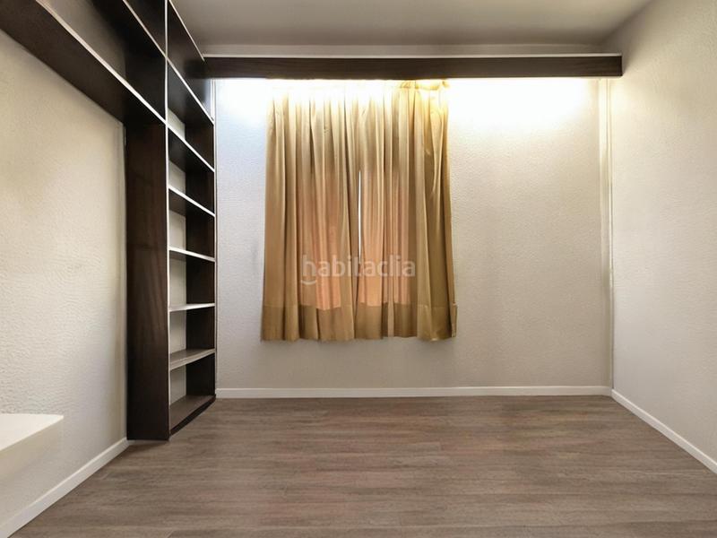 Foto 26dcbc97-2613-4336-b0ba-0951e63b0cb1. Piso  en venta en calle de craywinckel en Putget - Farró Barcelona