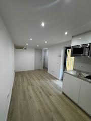 Miete Büro in Sant Genís dels Agudells. Magnífico local reformado tipo vivienda en alquiler en hortaguin