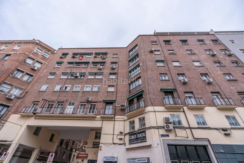 Foto b7c261da-aca6-4b52-bc3d-6e9e8727ec62. Ático piso en venta en calle de alonso carbonell en Madrid