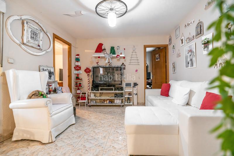 Foto ba0174fb-732c-4bd3-9ca5-ca53c3f38157. Ático piso en venta en calle de alonso carbonell en Madrid