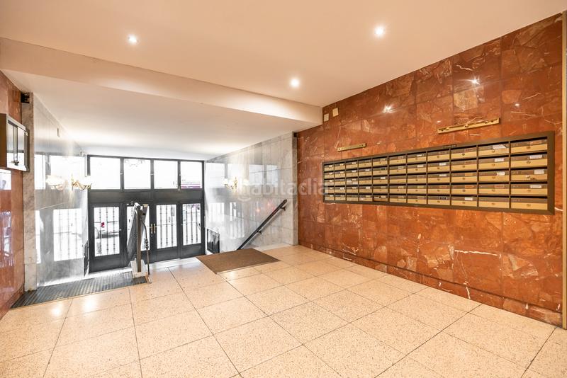 Foto f3c6a11b-4d07-49e1-921a-48d51d44cd8c. Ático piso en venta en calle de alonso carbonell en Madrid