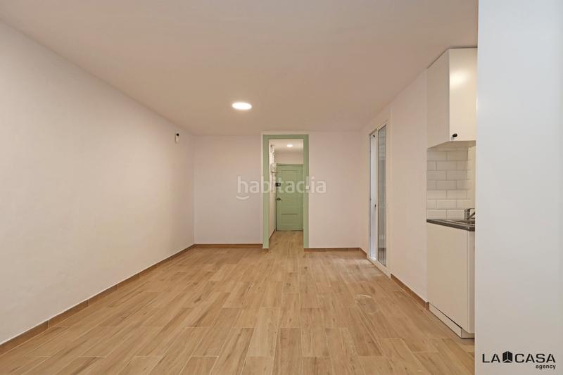 Foto 04f5f17d-b0af-4fc6-a0c2-a7b67fe7b67b. Piso  en venta en calle de sant pau en Raval Barcelona