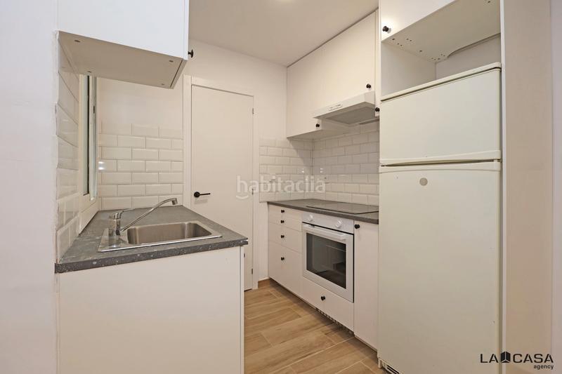 Foto d05ec6ea-b0df-40cd-8d9b-b8eda76e33ad. Piso  en venta en calle de sant pau en Raval Barcelona