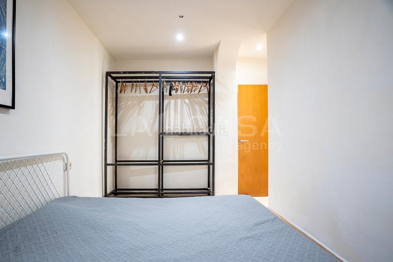 Foto 523ff498-dd30-4953-ad32-805577e0e380. Piso  en venta en calle de josep serrano en Can Baró Barcelona