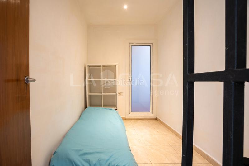 Foto 9590acc0-8232-4398-b7d0-6401a9d21118. Piso  en venta en calle de josep serrano en Can Baró Barcelona