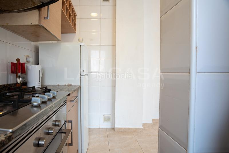 Foto d8d9bdbf-6496-4c45-89d7-005f87e679c1. Piso  en venta en calle de josep serrano en Can Baró Barcelona
