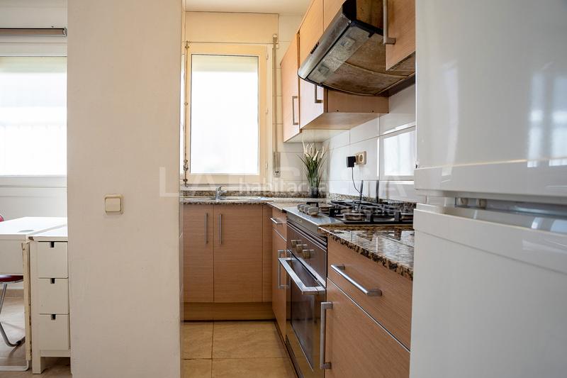 Foto f75cdf1f-d41c-49ca-9989-b1a1e26a3ccf. Piso  en venta en calle de josep serrano en Can Baró Barcelona