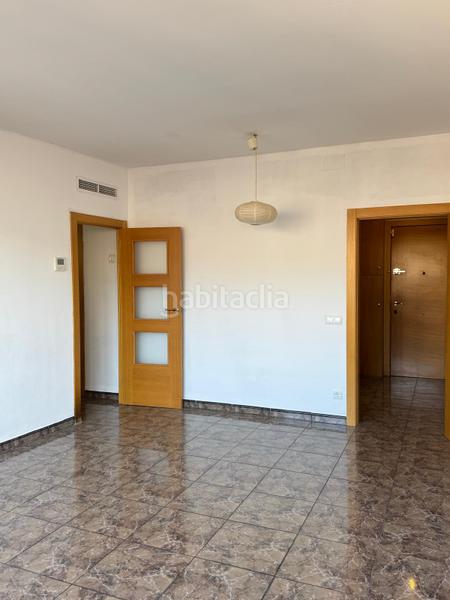 Foto a84422cf-2562-4c29-bbda-e3d904306dfc. Pis amb calefacció a El Poble Sec - Parc de Montjuïc Barcelona