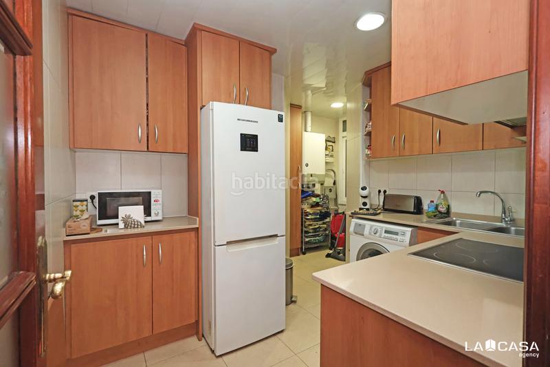 Foto b7854a40-9bf3-4ccd-ab38-494548d41d93. Flat with heating parking in Sant Antoni Barcelona