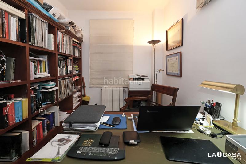 Foto f6b3b62e-de2b-4df6-98f7-be9d9e3f0334. Piso en Sant Antoni Barcelona