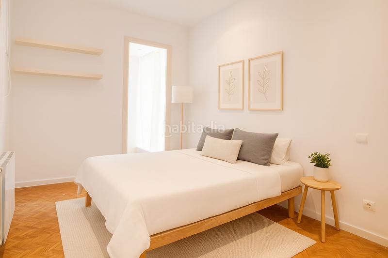Foto e87461ff-3db0-41b3-93dd-2d9775250b12. Etagenwohnung mit heizung in Sagrada Família Barcelona