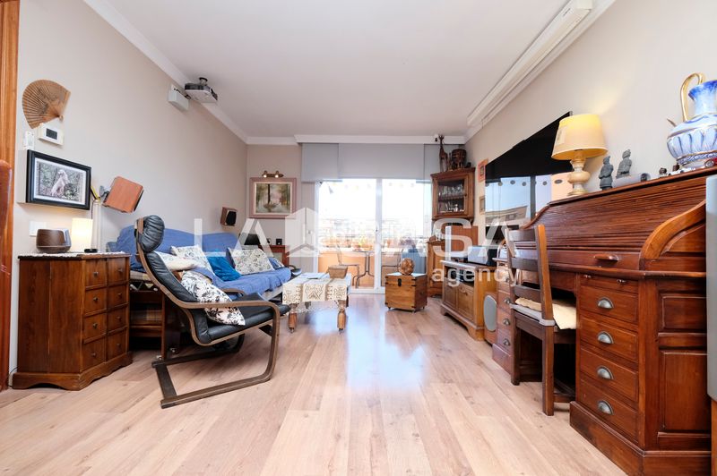 Foto 7df2f690-8562-4988-8fc7-36750c8a40c8. Pis a Porta Barcelona