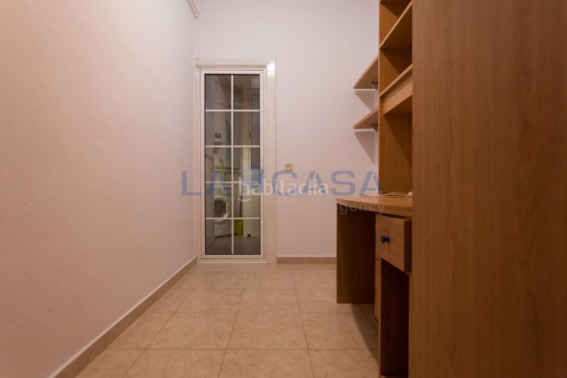 Foto 01f459c6-b64d-4064-b19e-1190f1131819. Pis a El Camp de l´Arpa del Clot Barcelona