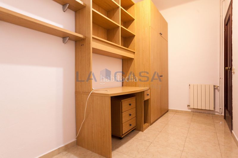 Foto 23308713-6191-4f8f-810f-9d432a9997c6. Pis a El Camp de l´Arpa del Clot Barcelona