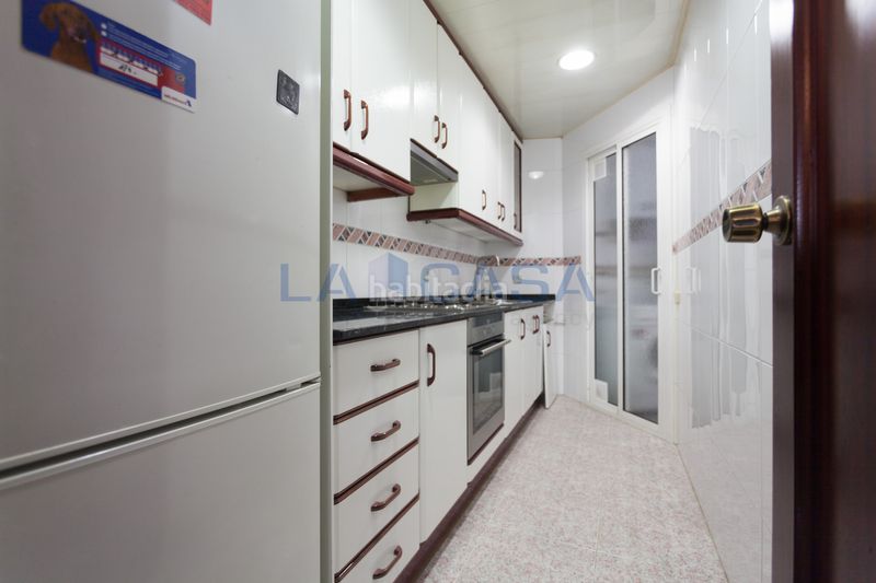 Foto 2ecc0b05-78a0-41bd-a289-d38cedee1b93. Pis a El Camp de l´Arpa del Clot Barcelona