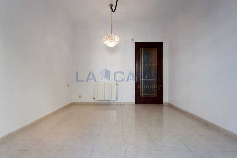 Foto 75f1fd79-a17d-41f0-af48-f62eb52f9d30. Pis a El Camp de l´Arpa del Clot Barcelona