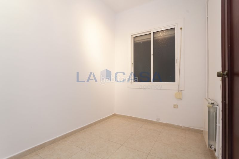 Foto dcf9508f-760e-48a0-bc02-ca2d17ac45ee. Pis a El Camp de l´Arpa del Clot Barcelona