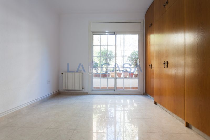 Foto f6667148-2c35-4788-831c-b413003596db. Pis a El Camp de l´Arpa del Clot Barcelona