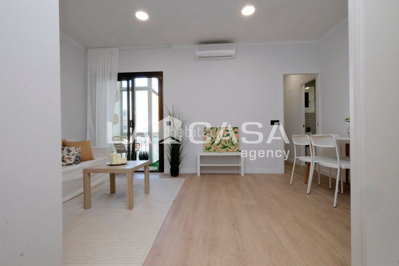 Foto afc4b06d-f472-4663-9c20-fa25f7a5e72a. Pis a Vilapicina - Torre Llobeta Barcelona