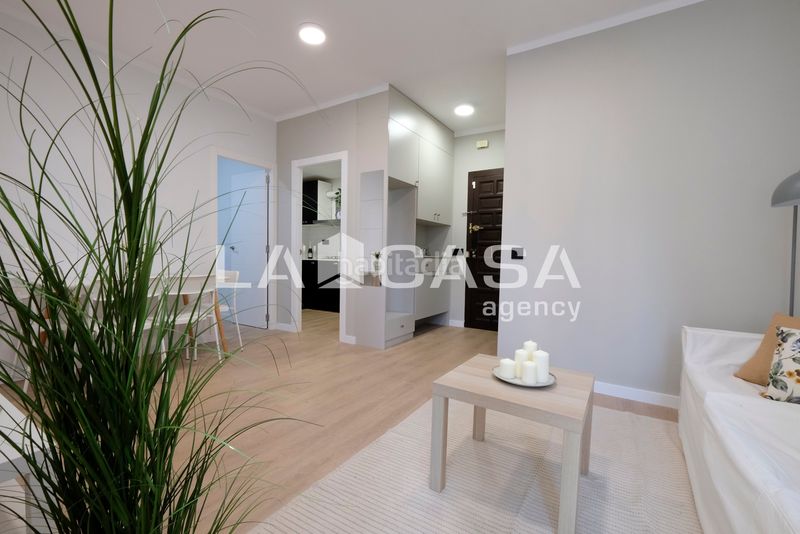 Foto cf62ee9b-3945-49b2-90d2-abff5c38e9c4. Pis a Vilapicina - Torre Llobeta Barcelona