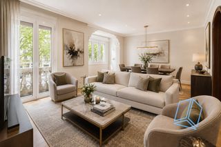 Etagenwohnung in La Nova Esquerra de l´Eixample