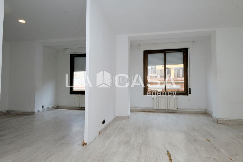 Foto 0362abad-58f2-4851-a872-b5d904175687. Pis a Vilapicina - Torre Llobeta Barcelona