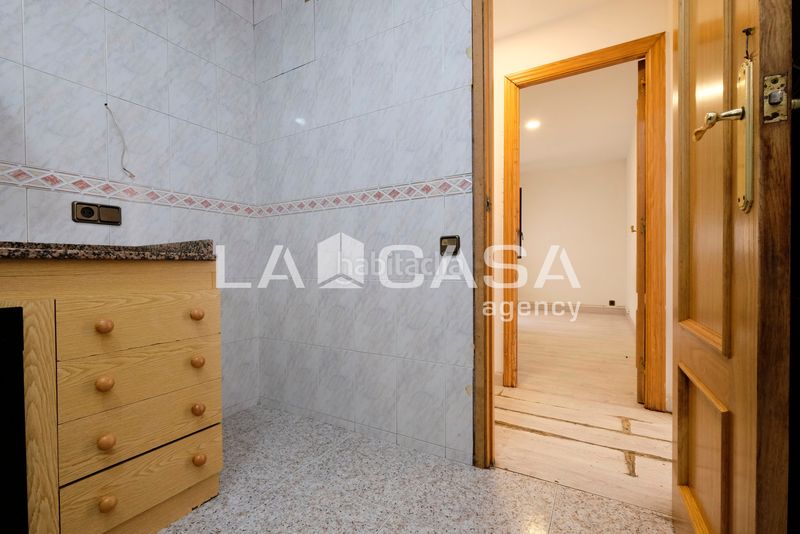 Foto 5cf49859-fa04-4665-8a9d-19d4e5820dc4. Pis a Vilapicina - Torre Llobeta Barcelona
