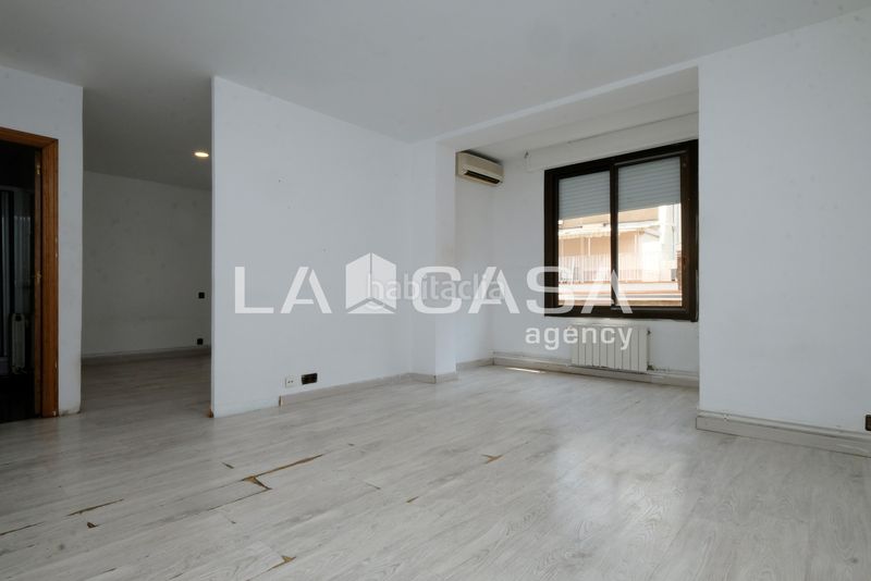 Foto b72f35f4-4315-40ba-a071-cb0e9082e1b1. Pis a Vilapicina - Torre Llobeta Barcelona