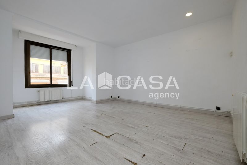 Foto c1fac434-73ba-470c-bdae-6cf18ebfcb1d. Pis a Vilapicina - Torre Llobeta Barcelona