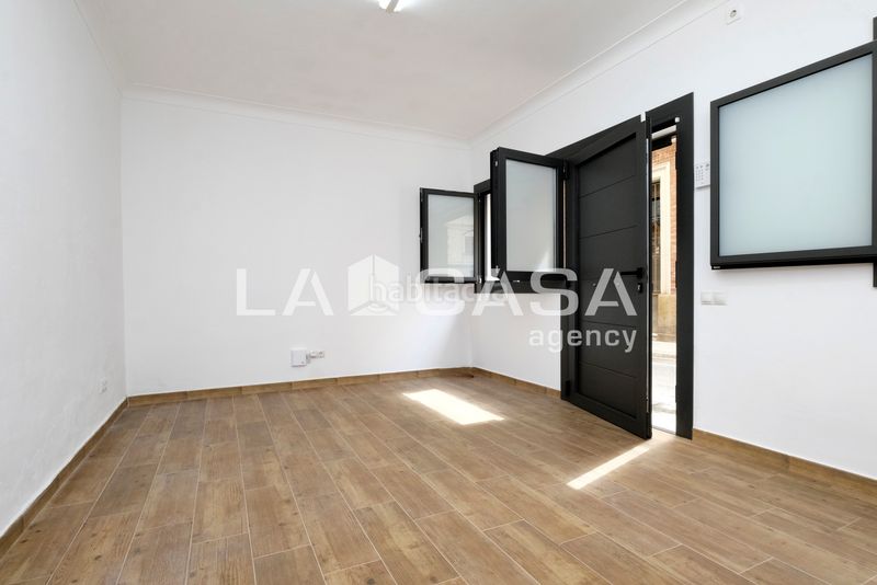 Foto 1432b0a1-0651-4e1a-8bf1-a7491ec08d2b. Planta baixa a Guinardó Barcelona
