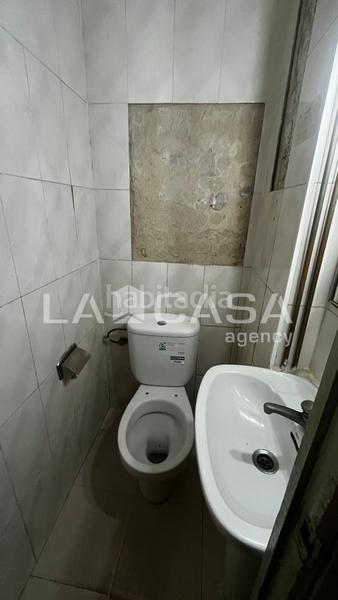 Foto 71853062-b661-46c2-b2e1-670a9f00b0bb. Local comercial a La Verneda - La Pau Barcelona