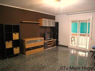 Pis  Carrer de la mare de déu de lourdes. Piso de 4 habitaciones 2 balcones en can oriol