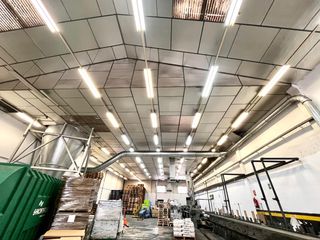 Miete Fabrikhalle in Centre. Nave industrial en alquiler  lhospitalet