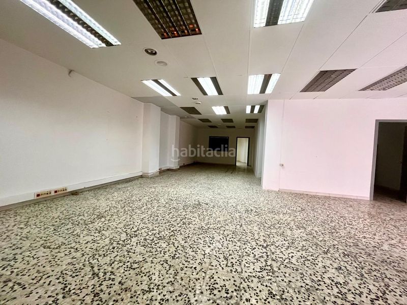 Foto b5762c32-dbf9-4529-b9c5-8b5401cba52f. Local comercial a Mercat Rubí