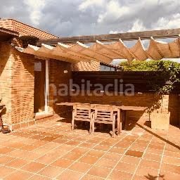 Foto 505b4491-1ec0-4203-ab1e-575ffba48e7b. Dúplex amb aparcament piscina a Ca n´Alzamora Rubí